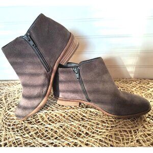 Gianni Bini Ankle Boot, Women's Size 5.5 Mushroom Suede Zip Up Stacked Heel, EUC